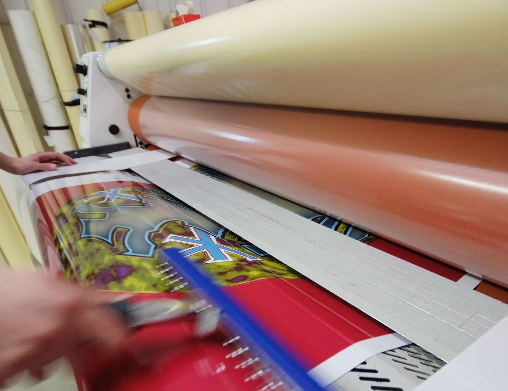 Großformatdruck, Beschriftungen & Werbetechnik in Köln | MEGALAB AG